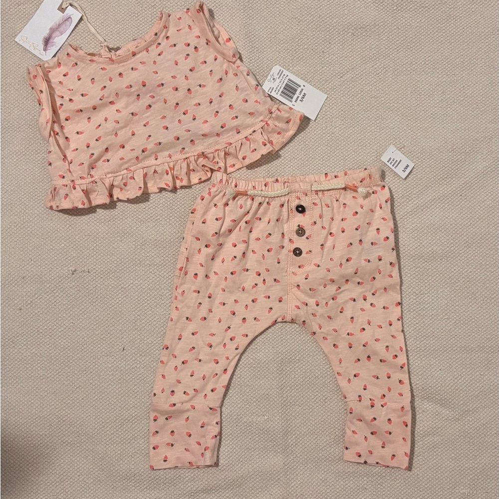 NWT Jessica Simpson Strawberry Print Baby Set